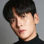 지창욱